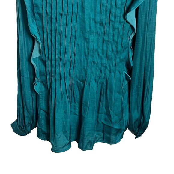 Welcome to my closet! - Picture 8 of 13